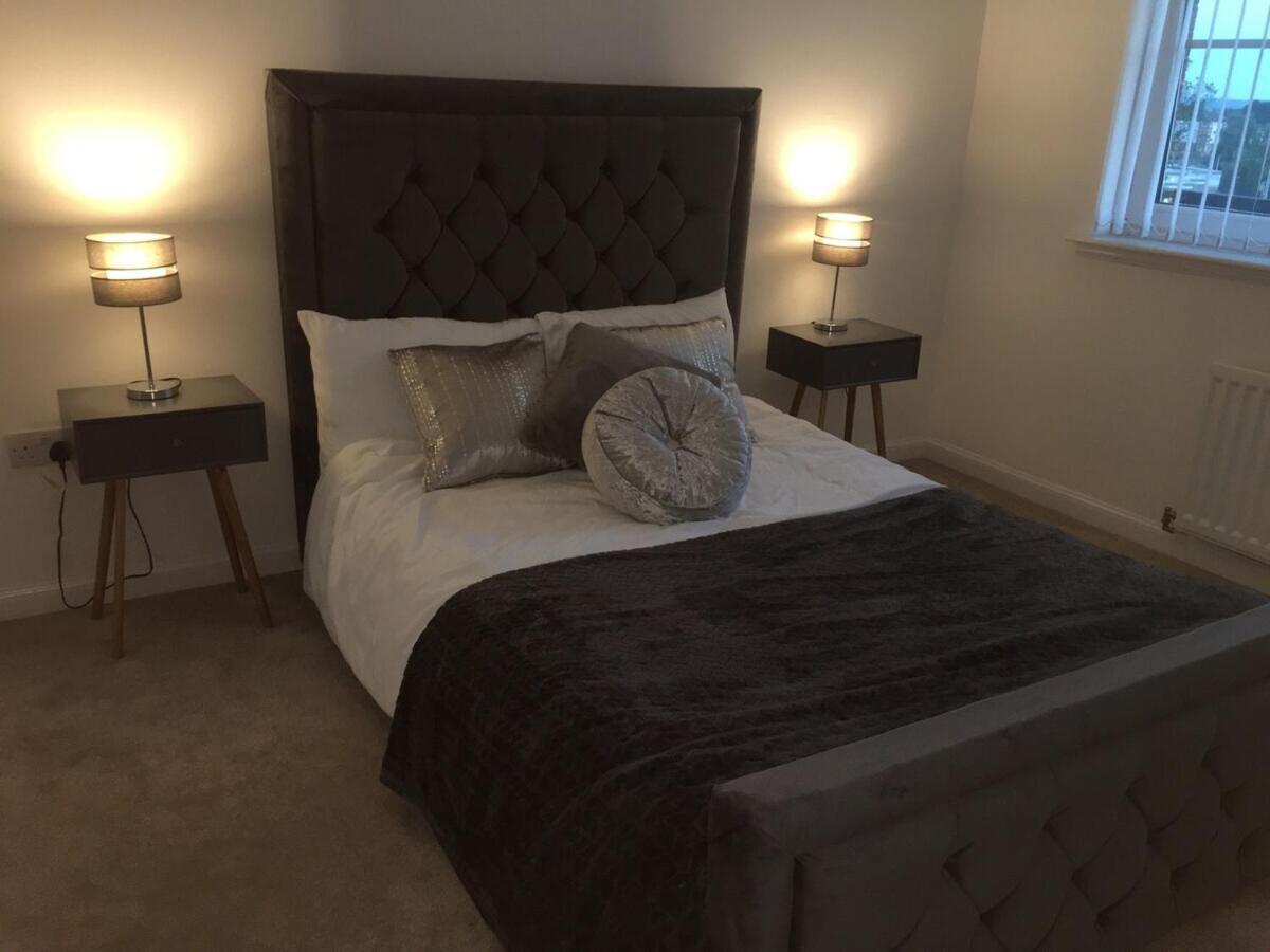 2 Bedroom Luxury Flat In Quiet Village Of Bishopton ビショップトン エクステリア 写真