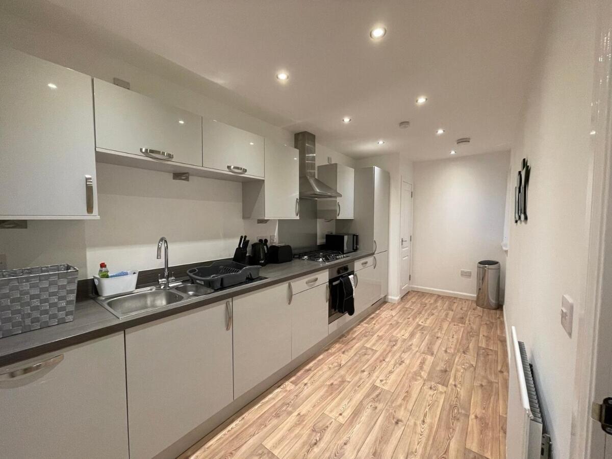 2 Bedroom Luxury Flat In Quiet Village Of Bishopton ビショップトン エクステリア 写真