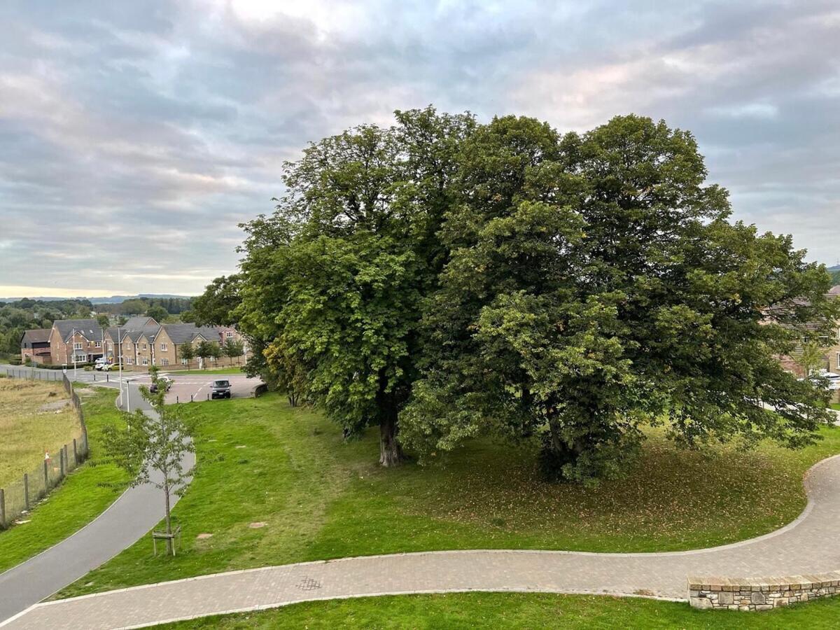 2 Bedroom Luxury Flat In Quiet Village Of Bishopton ビショップトン エクステリア 写真